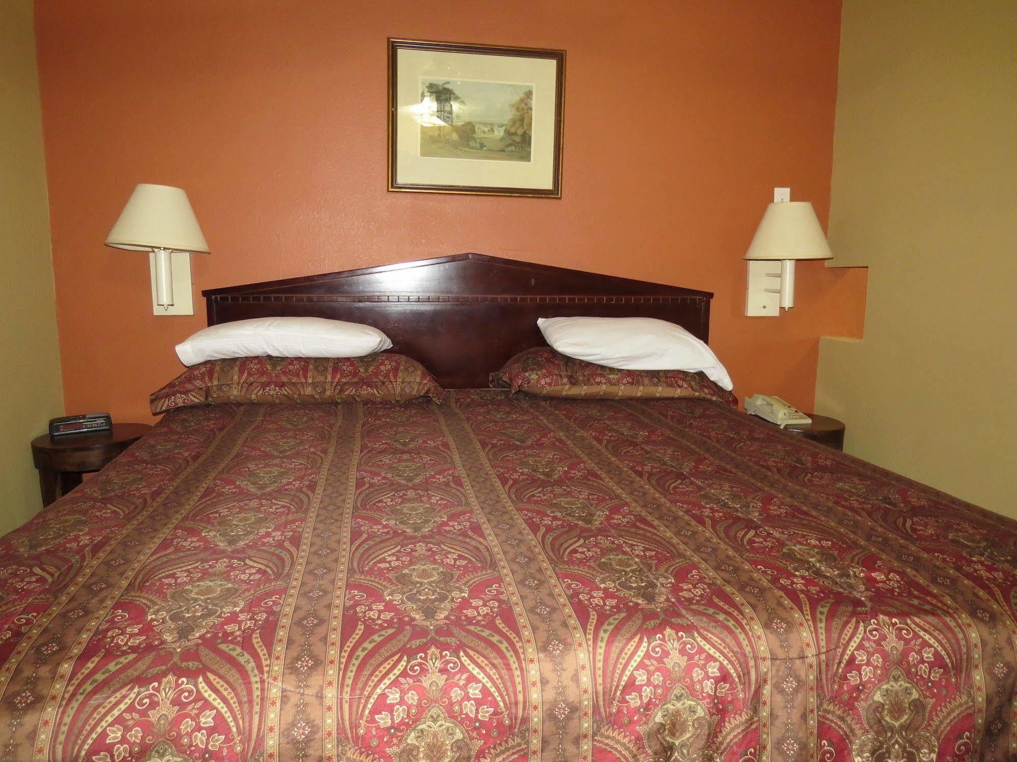 First Western Inn Caseyville Екстер'єр фото